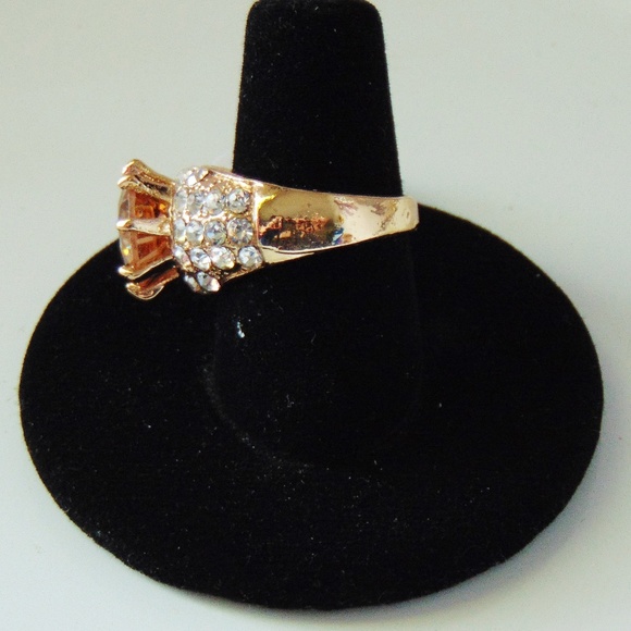 Citrine Cubic Zirconia w/Rhinestones ring in sz 7 - Picture 2 of 2